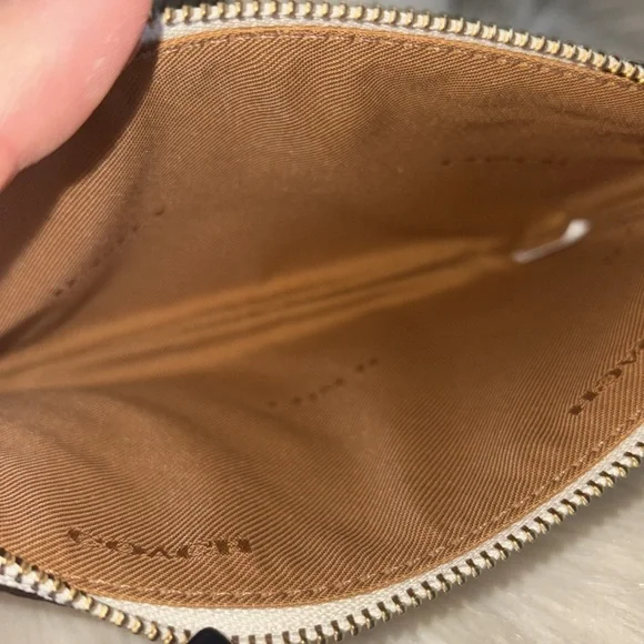 Coach L ZIP Wristlet - Picture 2 of 3